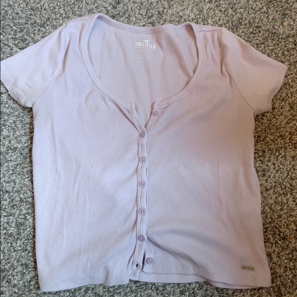 HOLLISTER BABY TEE!!!